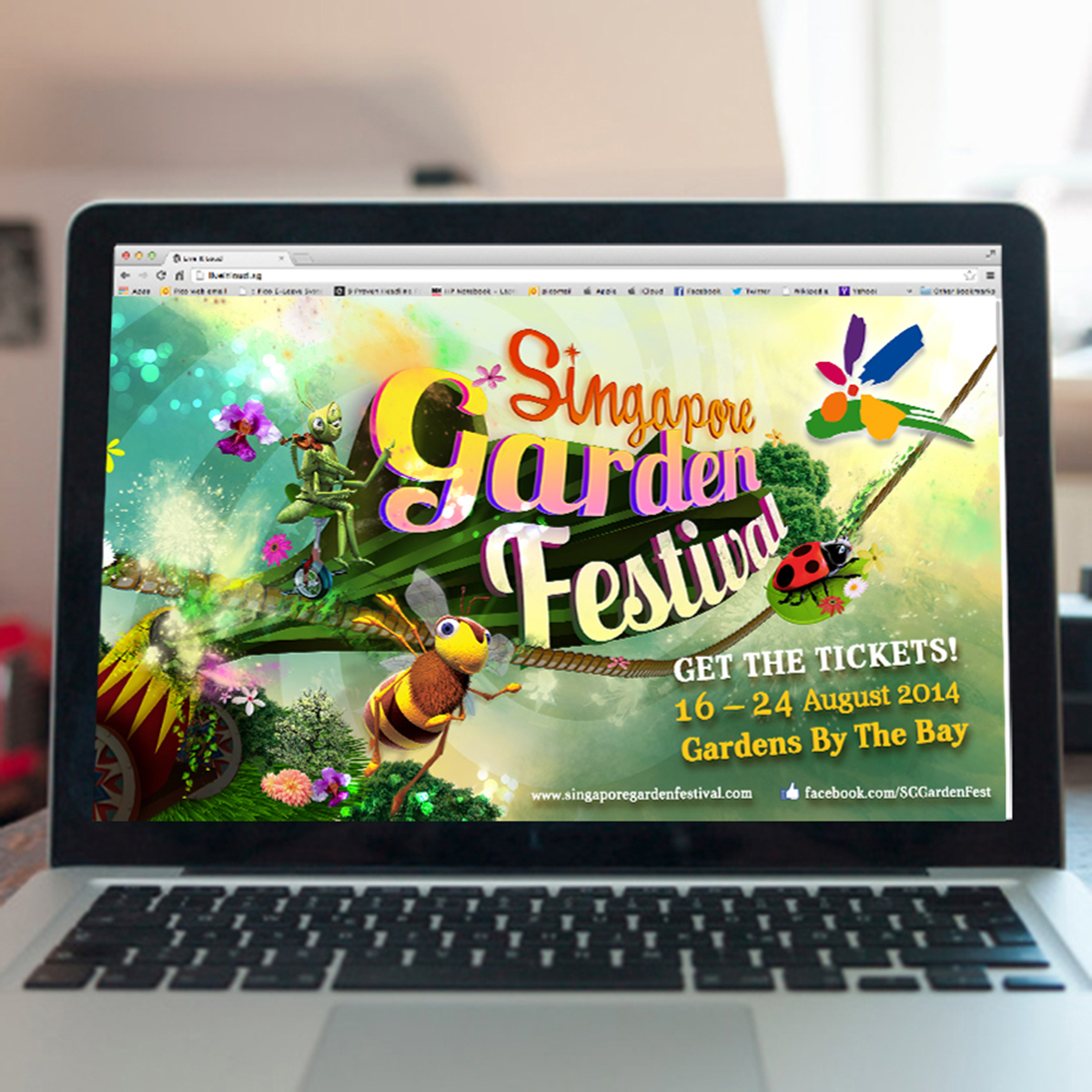 4 friends connecting online, displayed on laptop